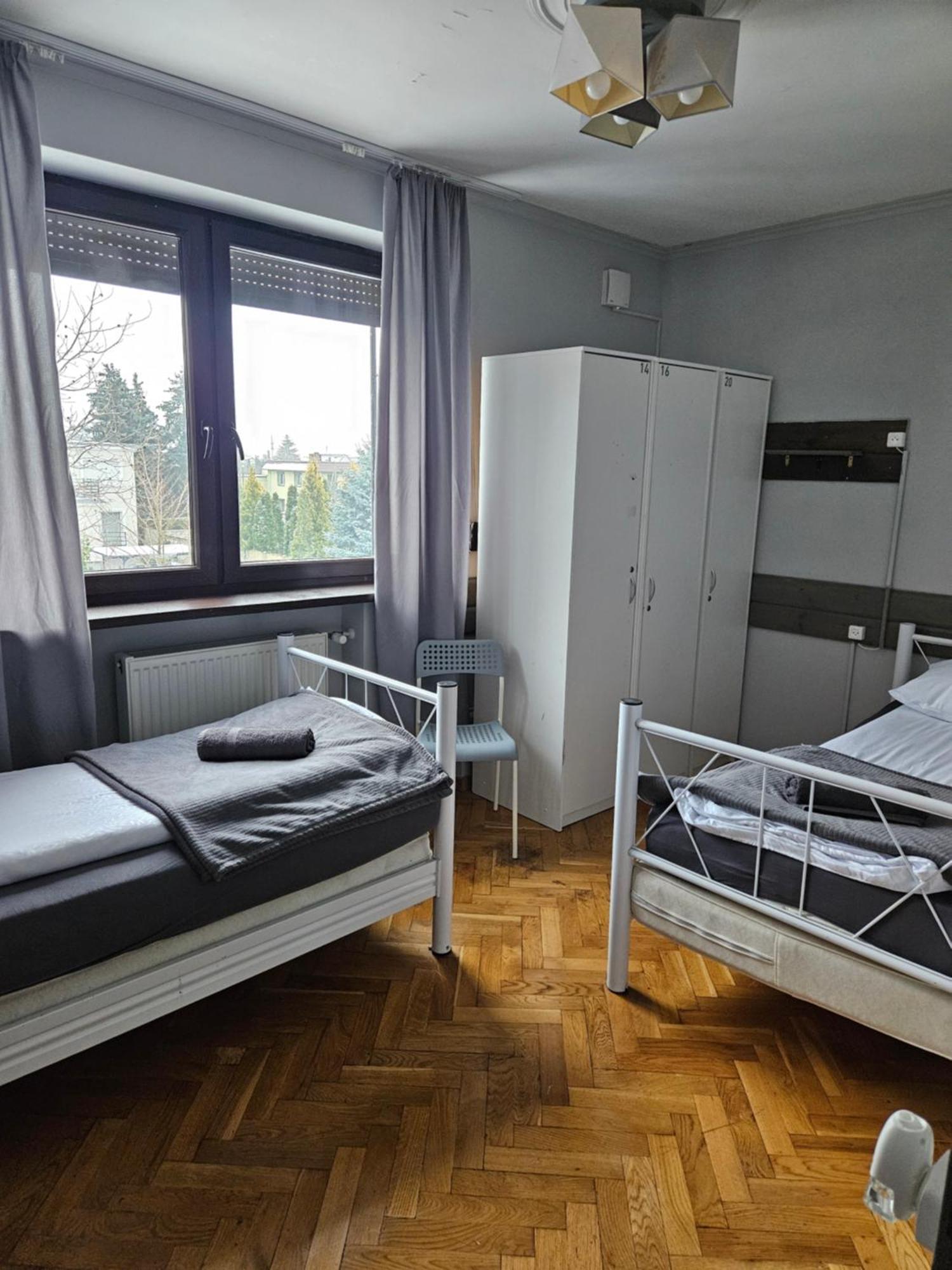 Pokoje Pracownicze Кімнати Для Працівників,Гуртожиток Сважендз Екстериор снимка