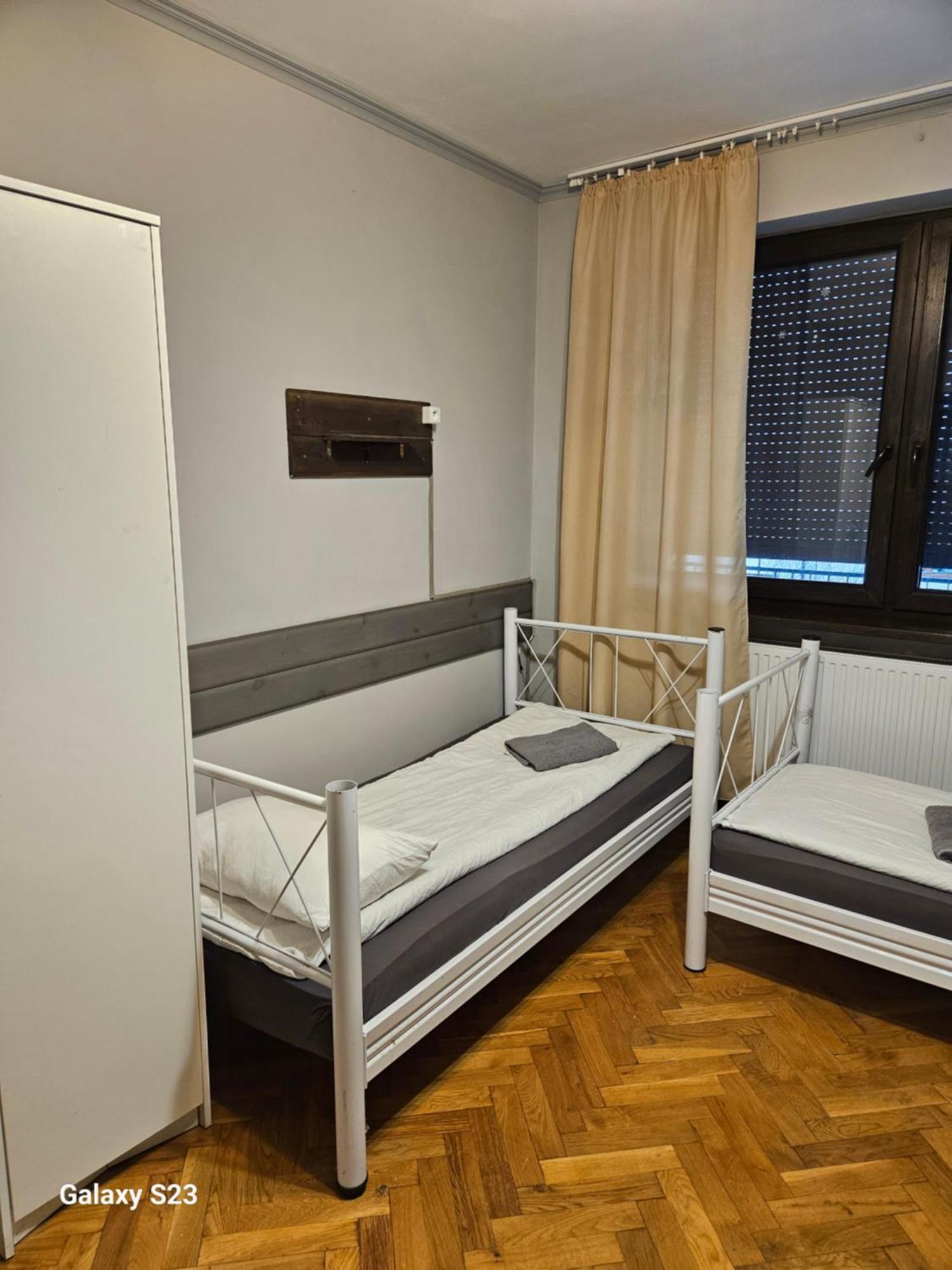 Pokoje Pracownicze Кімнати Для Працівників,Гуртожиток Сважендз Екстериор снимка